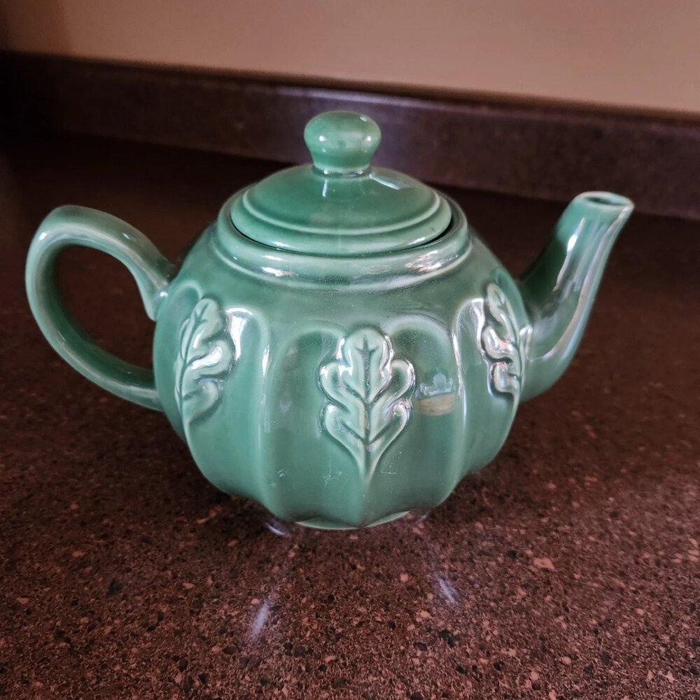 Furio Home Bamboo Green Medium Ceramic Teapot Oak Leaves tea